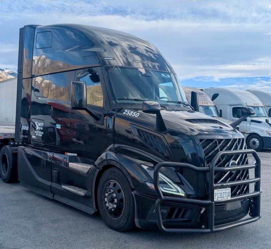 2026 Volvo VNL Semi-Truck with Bullbar